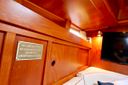 Phantom 38 -