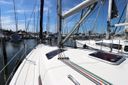 Hunter 33 .