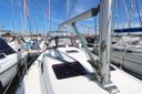 Hunter 33 .