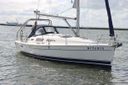 Hunter 33 .