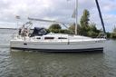 Hunter 33 .