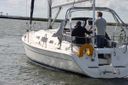 Hunter 33 .
