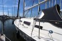 Hunter 33 .