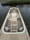 Venegy V30 Classic Cabin (Barkas) -