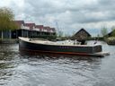 Venegy V30 Classic Cabin (Barkas) -