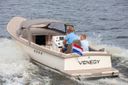 Venegy V30 Classic Cabin -