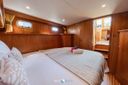 Linssen Grand Sturdy 380 AC .