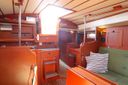 Hallberg Rassy 352 .