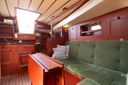 Hallberg Rassy 352 .