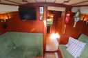 Hallberg Rassy 352 .