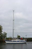 Hallberg Rassy 352 .