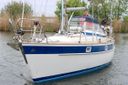 Hallberg Rassy 352 .