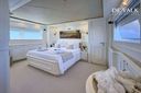 Custom Line Navetta 30