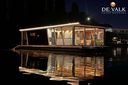 Custom Built Houseboat luxe motor