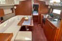Beneteau Oceanis 38