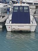 Boston Whaler Outrage 26 .